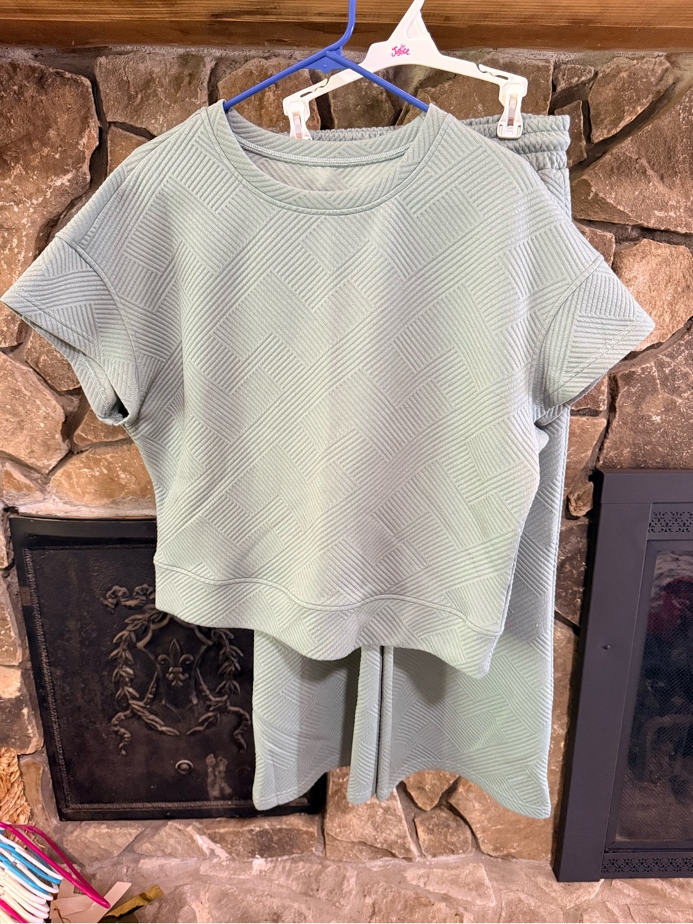Amazon Sage Green Textured Short Sleeve Sweatshirt & Matching Cropped Pants Set
